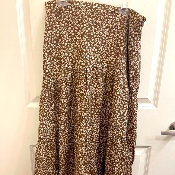 Pink Lily Floral Skirt - Picture 1 of 2